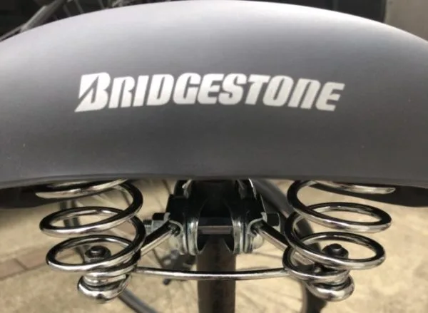 ブリヂストン サドル交換