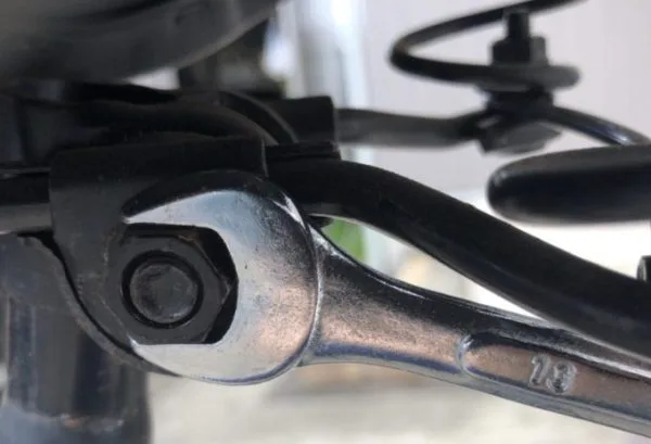 ブリヂストン サドル交換